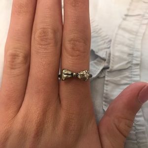 Brandy Melville bow ring